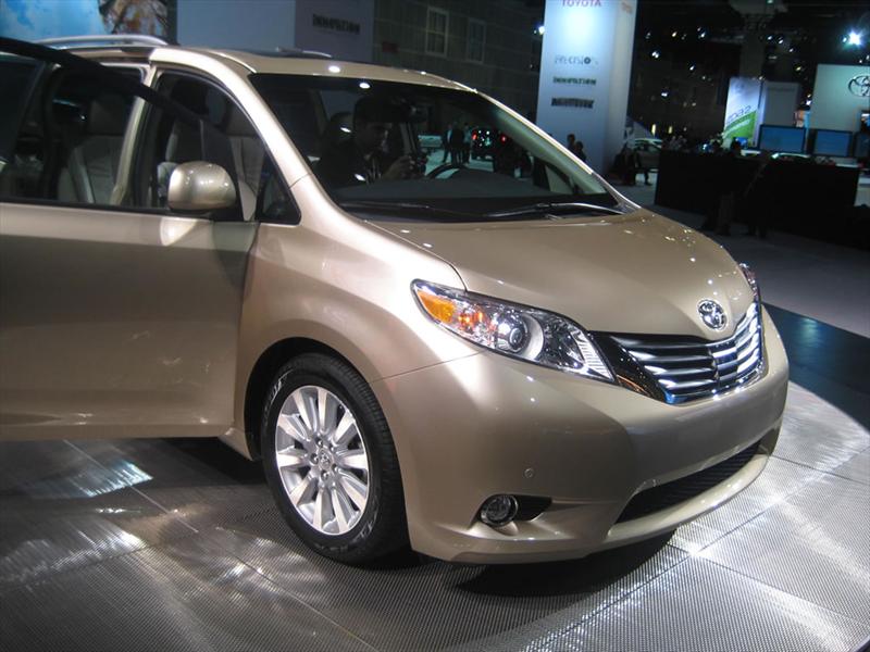 Toyota Sienna 2011 en Los Ángeles 2009