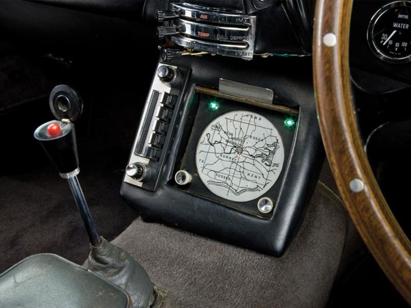 El Aston Martin DB5 de James Bond se subastará