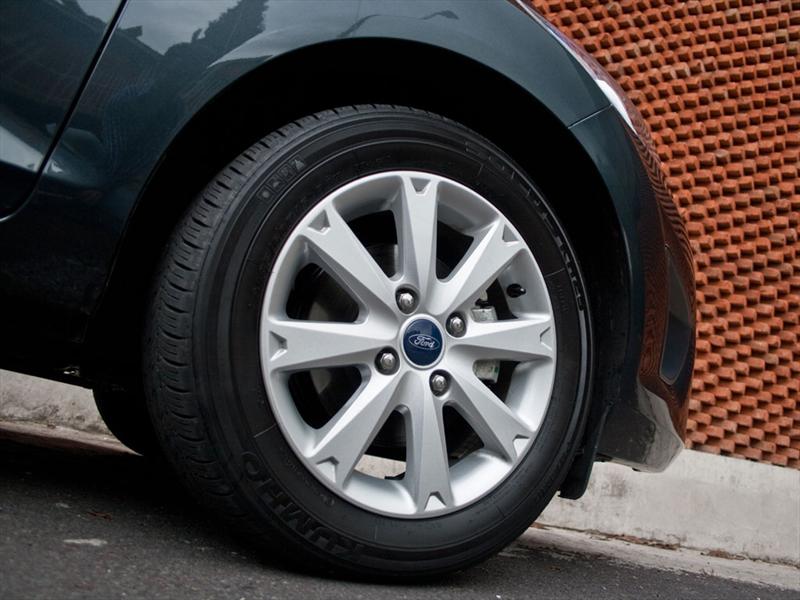Ford Fiesta Sedán 2011