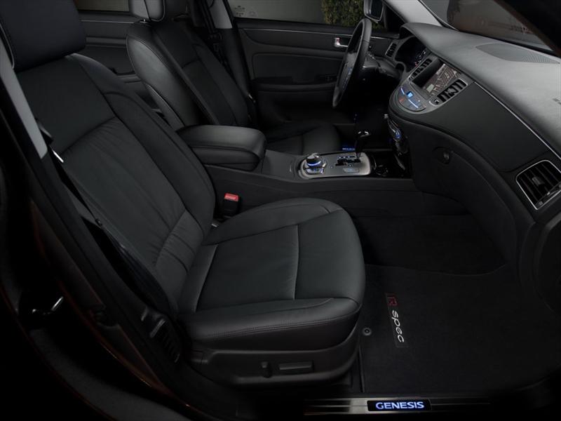 Hyundai Genesis 2012