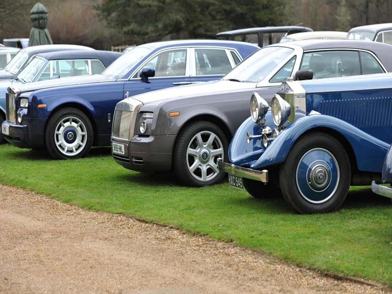 Desfile de Rolls Royce en Londres