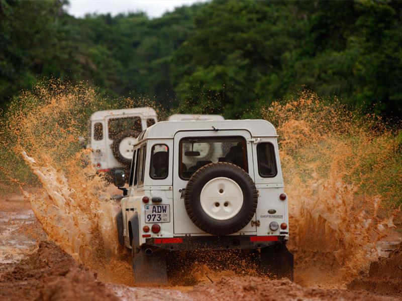Land Rover Defender 2011