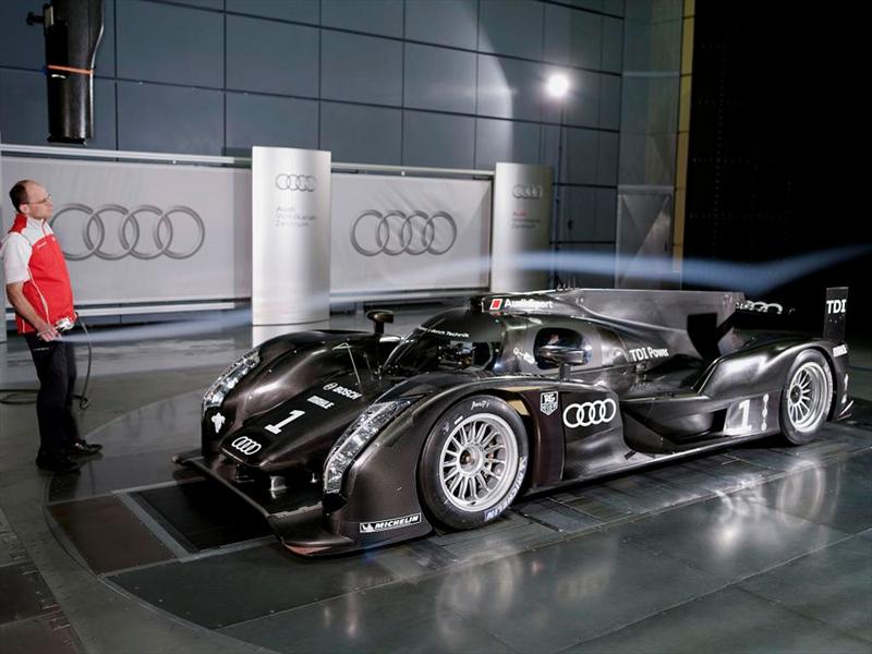 Audi R18