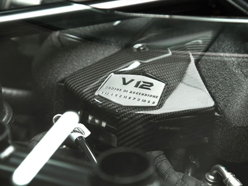 Lamborghini Aventador LP700-4