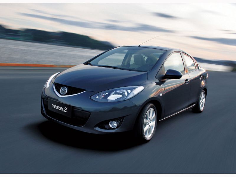 Mazda2 Sedán