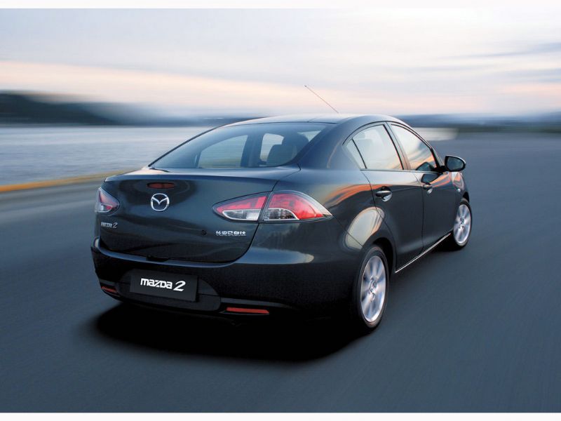 Mazda2 Sedán