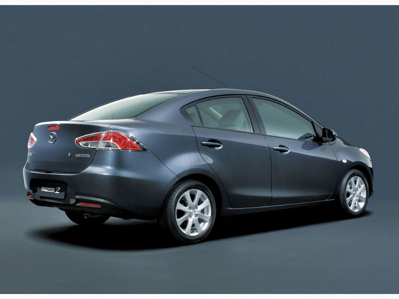 Mazda2 Sedán