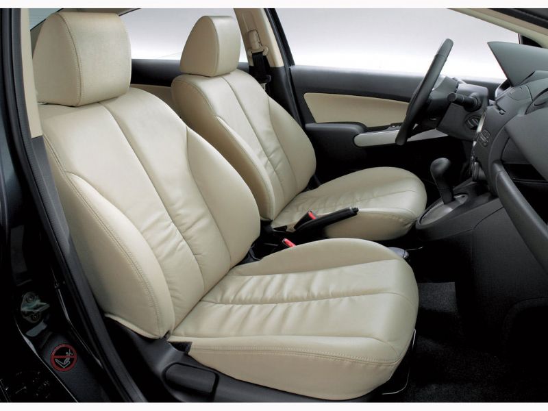 Mazda2 Sedán