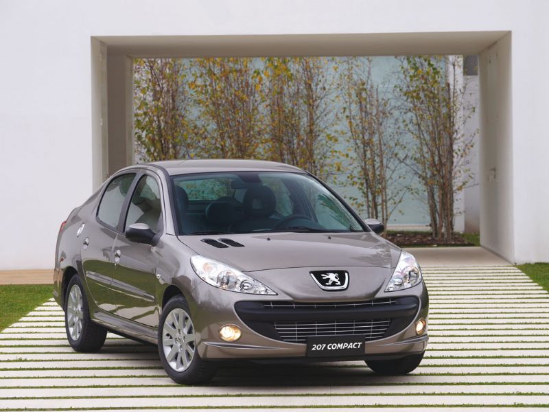 207 Compact Sedan