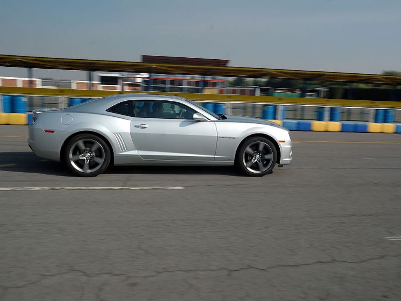 Chevrolet Camaro SS 2010 4
