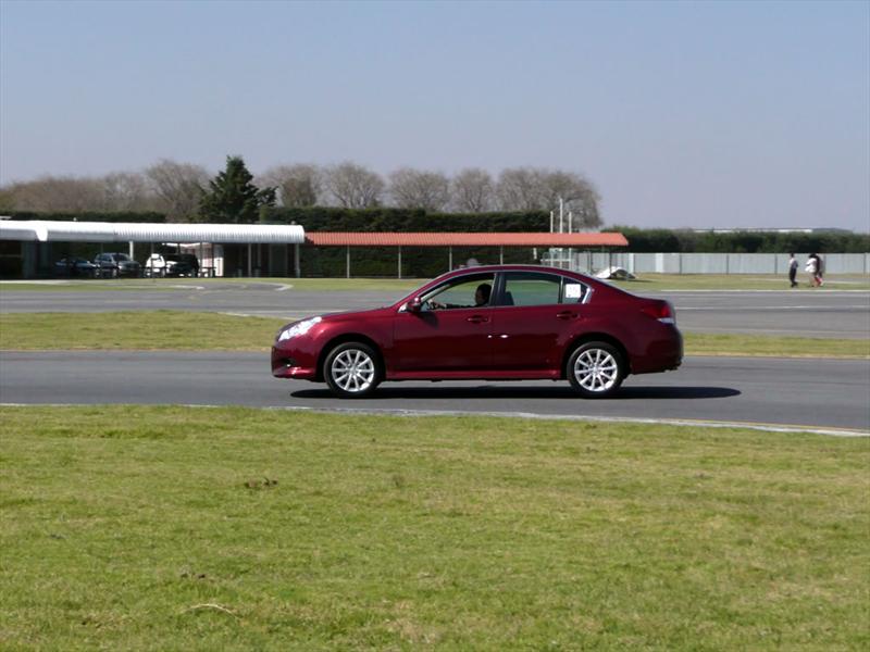 Subaru Legacy y Outback 2010