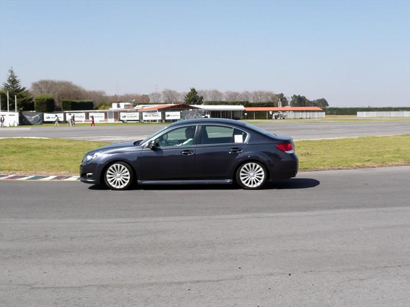 Subaru Legacy y Outback 2010