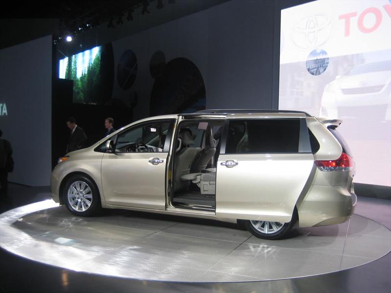 Toyota Sienna 2011 en Los Ángeles 2009