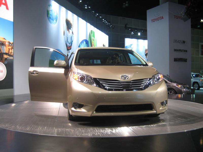 Toyota Sienna 2011 en Los Ángeles 2009