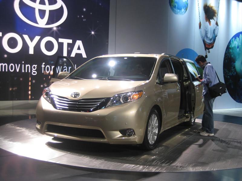 Toyota Sienna 2011 en Los Ángeles 2009