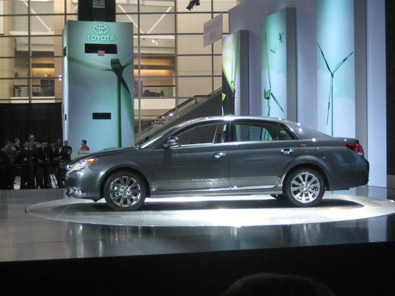 Toyota Avalon 2011 en Chicago 2010