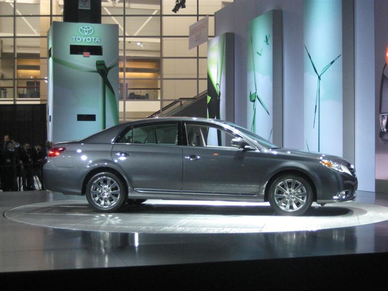 Toyota Avalon 2011 en Chicago 2010