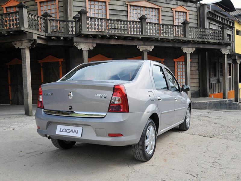 Nuevo Renault Logan 2010, llega con cambios en el exterior e interior