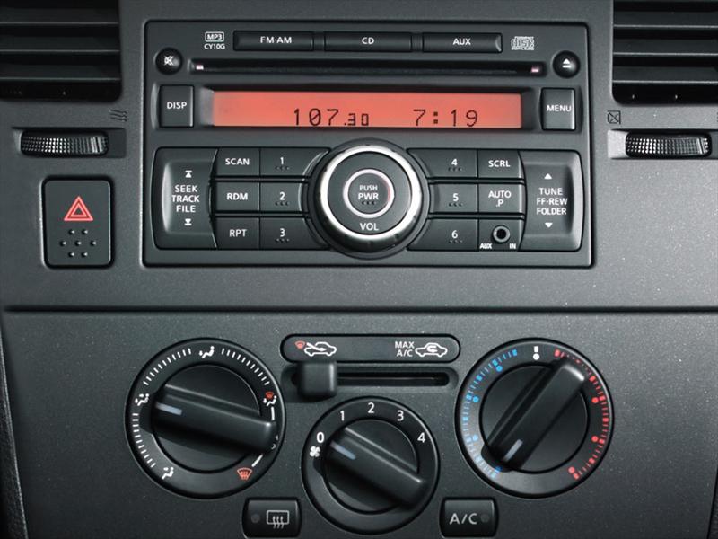 Nuevo Nissan Tiida Sedán