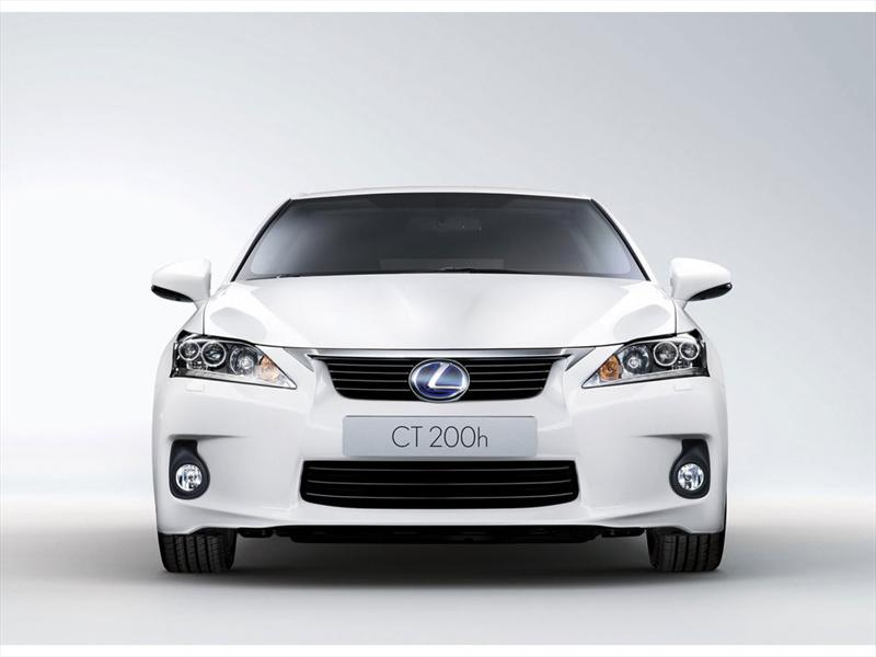Lexus CT 200h 2011