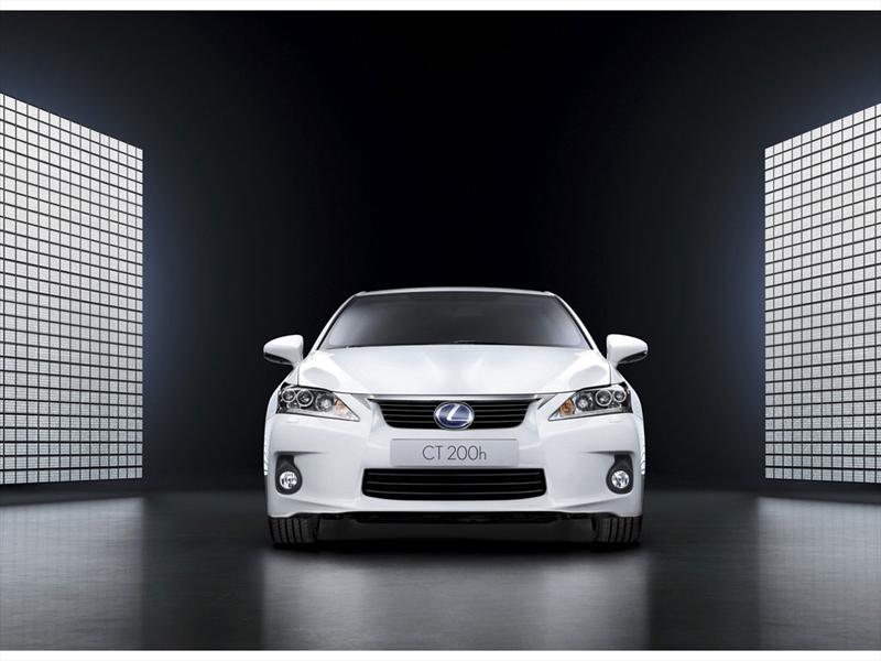 Lexus CT 200h 2011