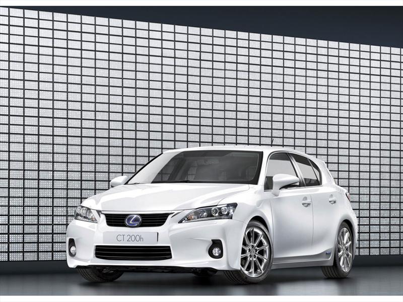 Lexus CT 200h 2011