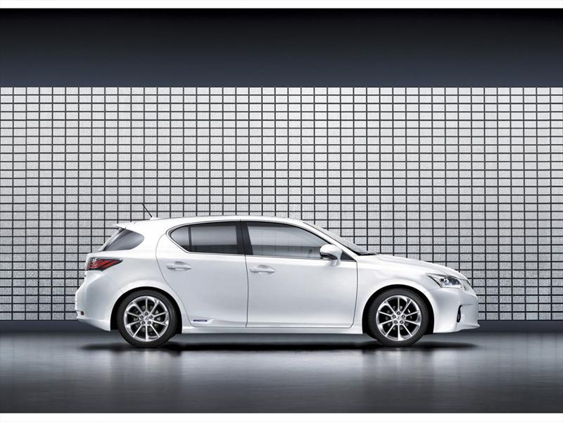 Lexus CT 200h 2011