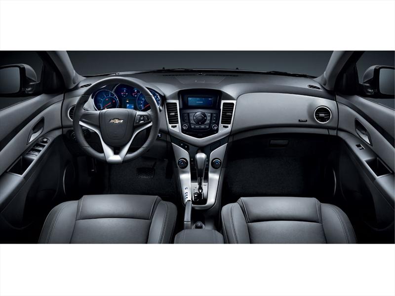 Lanzamiento Cruze 2010