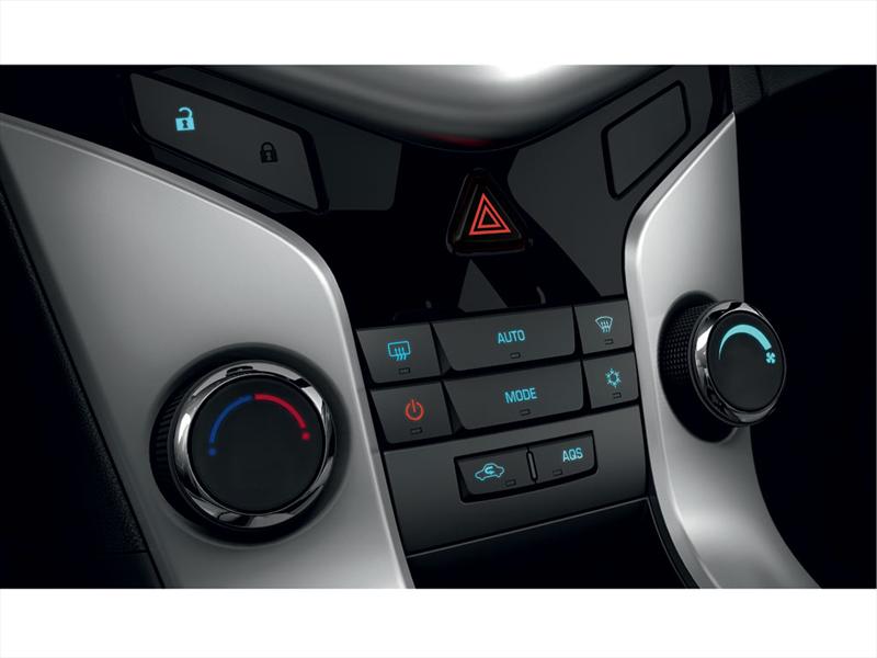 Lanzamiento Cruze 2010