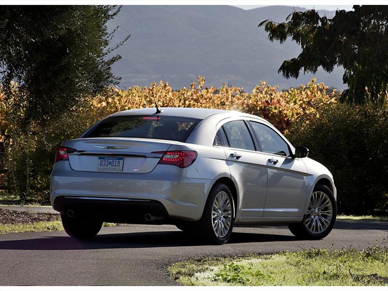 Chrysler 200 2011