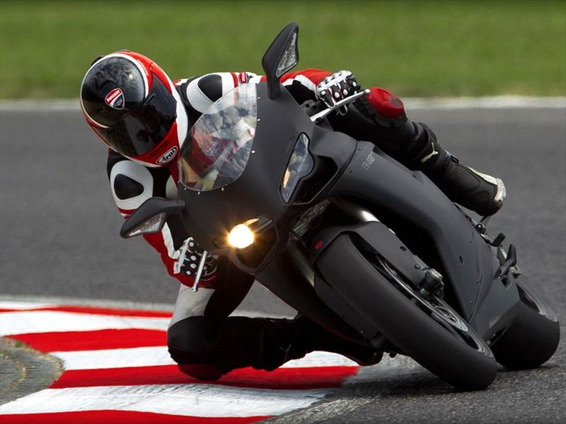 Ducati 848 Evo Con Herencia De Moto Gp