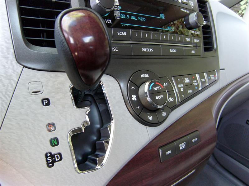 Toyota Sienna Limited 2011 a prueba