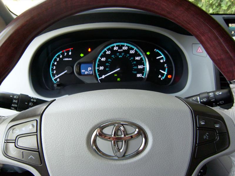 Toyota Sienna Limited 2011 a prueba