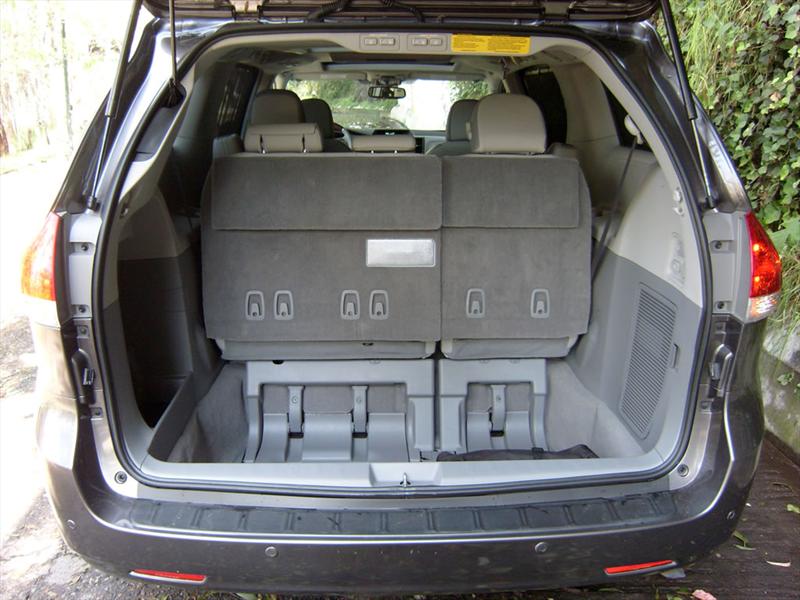 Toyota Sienna Limited 2011 a prueba