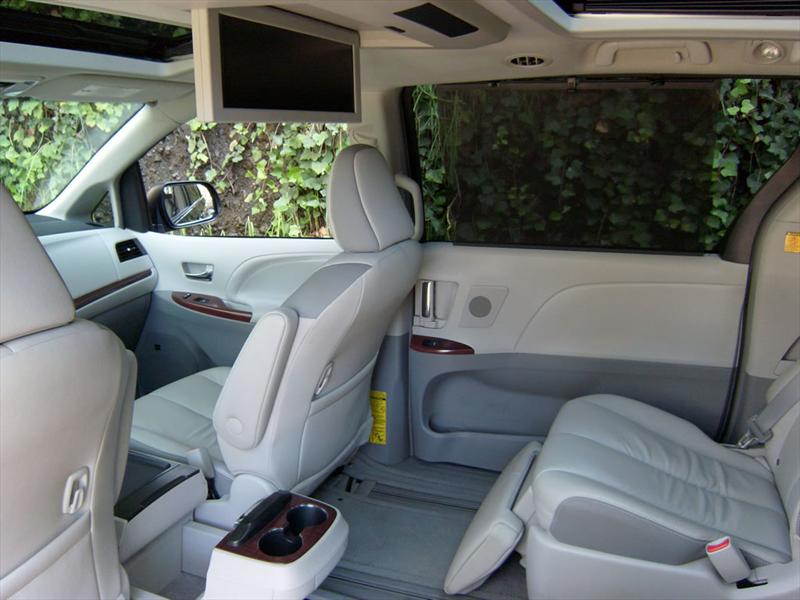 Toyota Sienna Limited 2011 a prueba