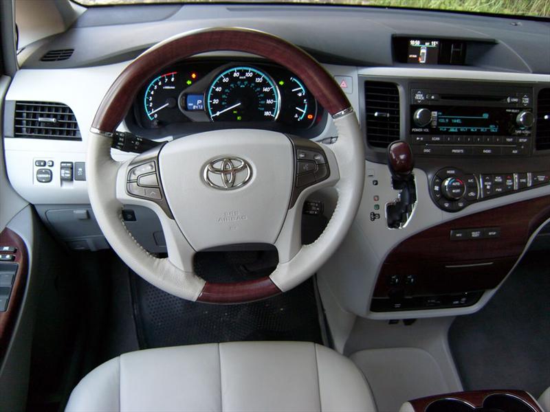 Toyota Sienna Limited 2011 a prueba
