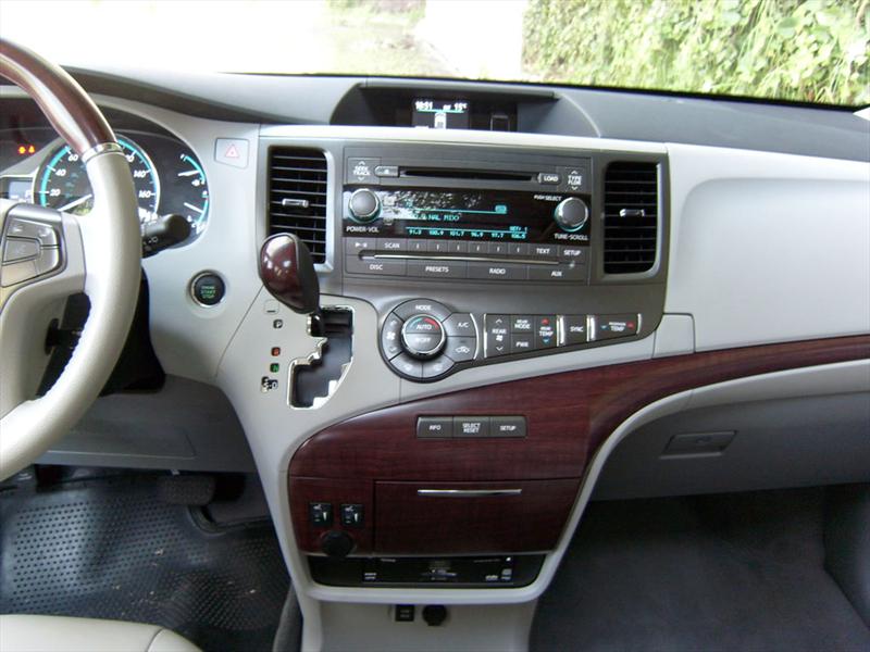 Toyota Sienna Limited 2011 a prueba