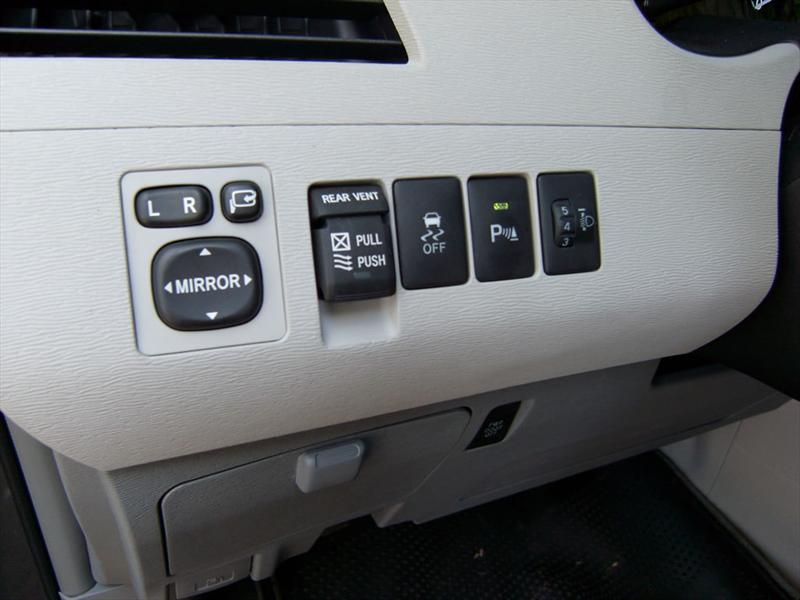 Toyota Sienna Limited 2011 a prueba