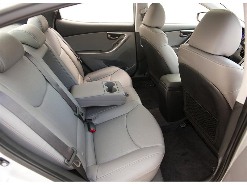 Hyundai Elantra 201