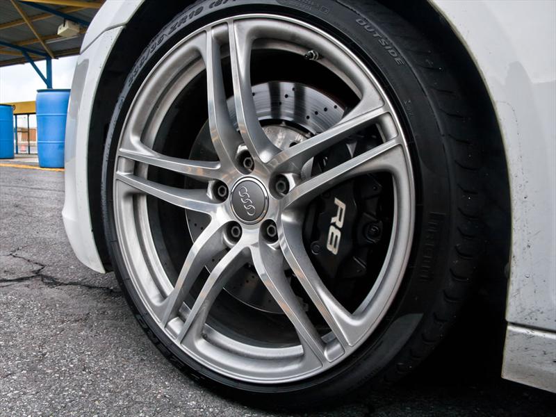 Audi R8 V10 2011