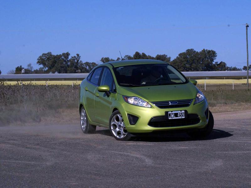 Ford Fiesta KD Sedan a prueba