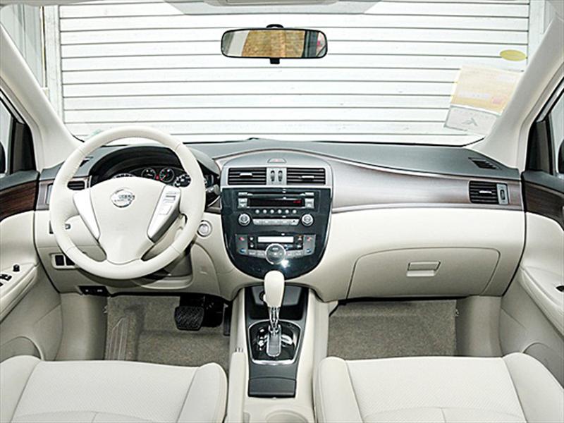 Nuevo Nissan Tiida 2012