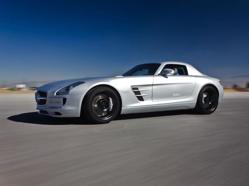 Mercedes-Benz SLS 63 AMG 2011