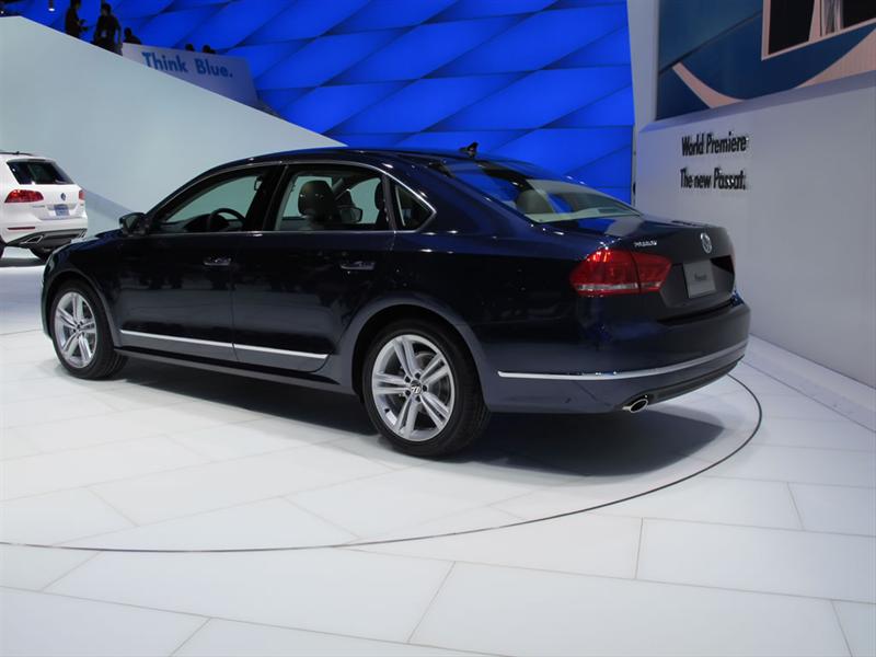 Volkswagen Passat EU 2012 en Detroit 2011