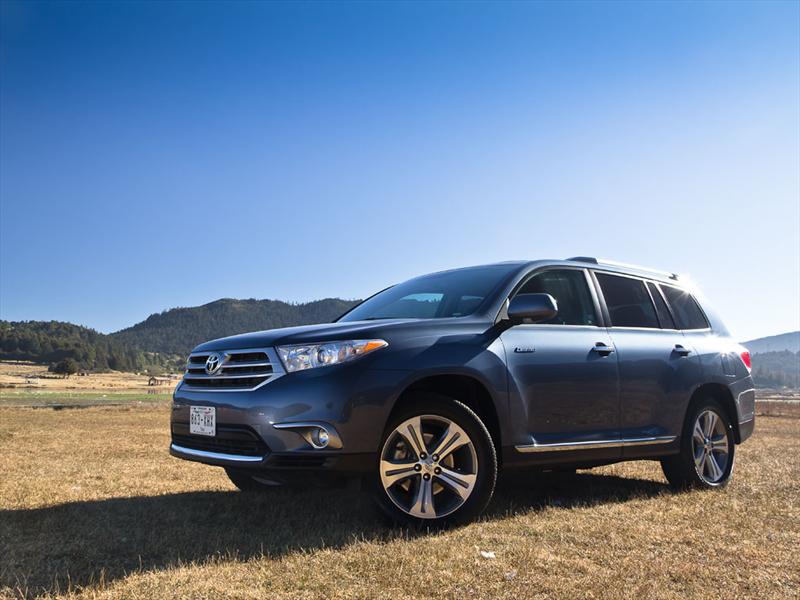 Toyota Highlander Limited 4WD 2011