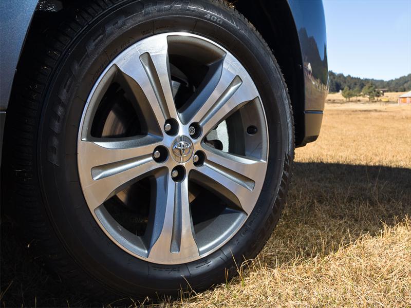 Toyota Highlander Limited 4WD 2011