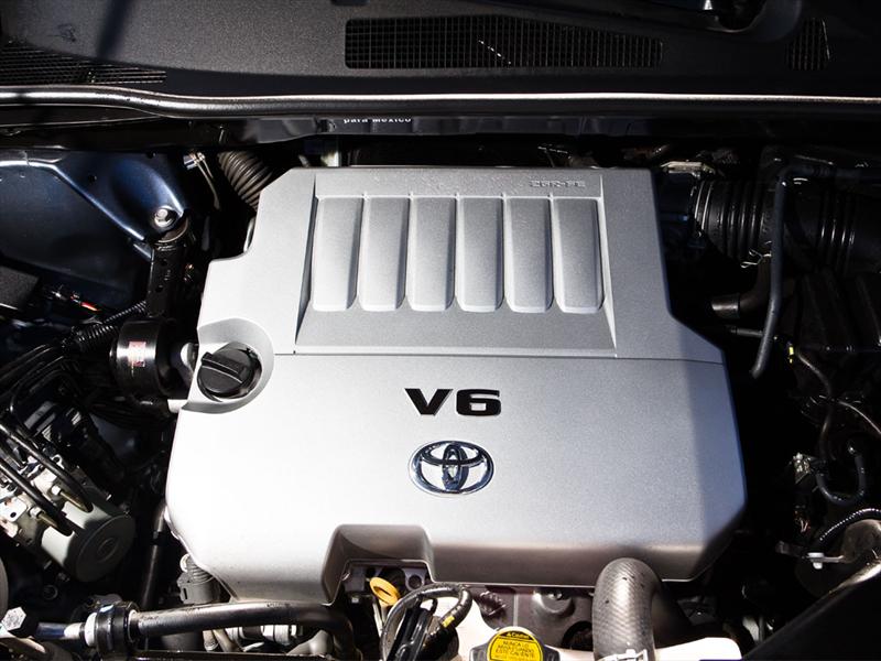 Toyota Highlander Limited 4WD 2011