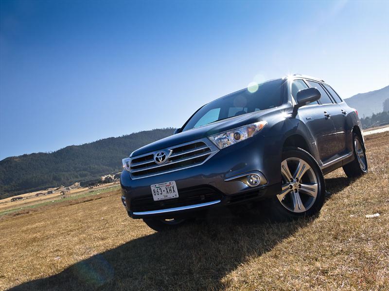 Toyota Highlander Limited 4WD 2011