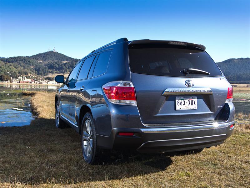 Toyota Highlander Limited 4WD 2011