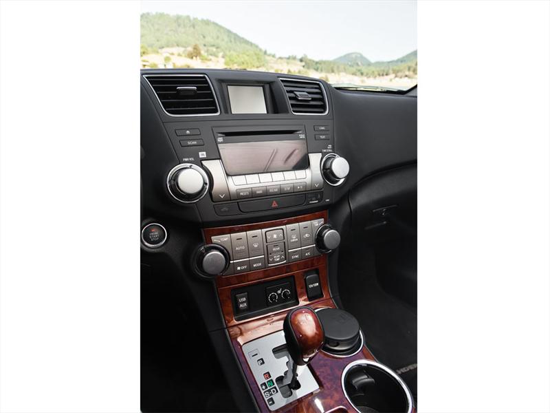 Toyota Highlander Limited 4WD 2011